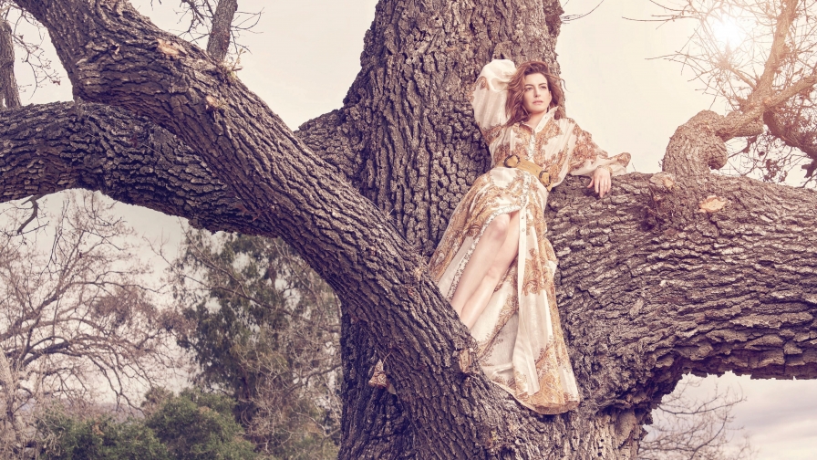 Anne Hathaway in Vintage Dress