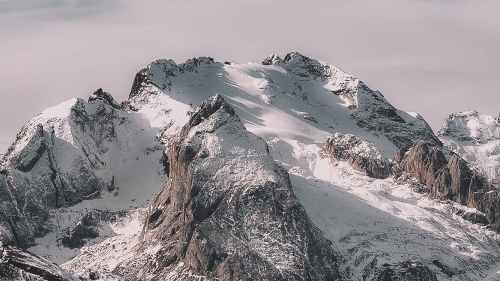 Beautiful Mountains Peaks and Sunlight