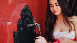 Li Moon and Water Valve