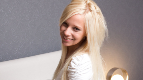 Nicol Pretty Hot Blonde Girl with Cute Face