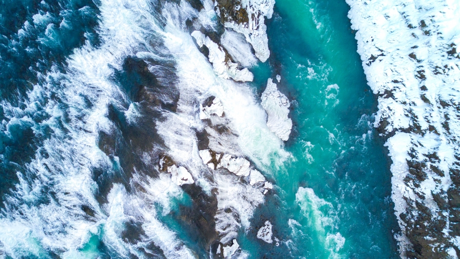 Waves on Pure Water and Rocks