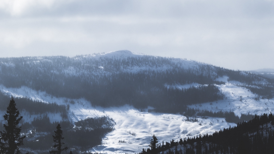 Wonderful Mountain Valley Desktop Photo